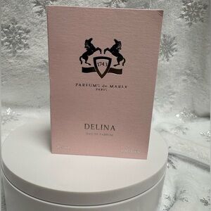 Delina Eau de Parfum - Pink